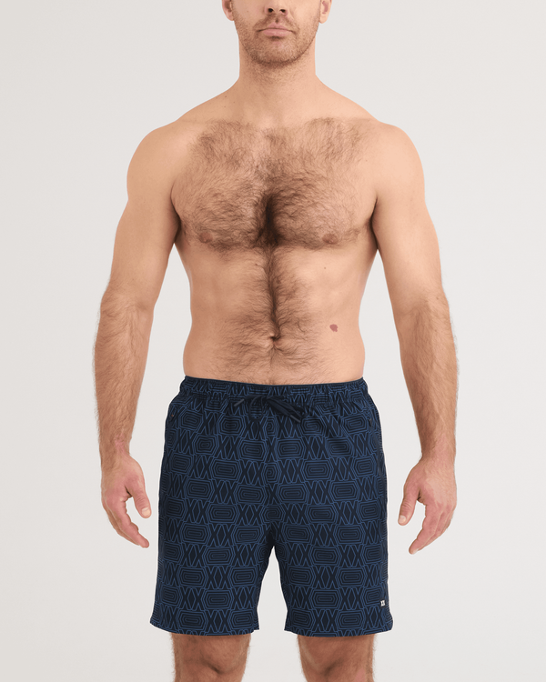Front - Model wearing Power Moves 2N1 Shorts 7" in DeluXX-Washed Indigo