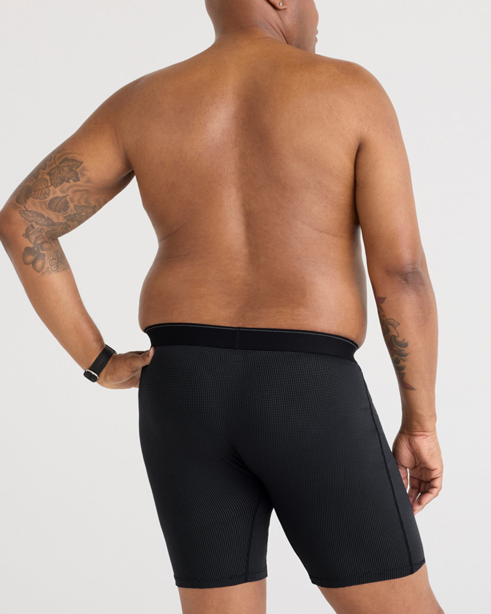 Quest Quick-Dry Mesh Loose Fit Boxer Short - Black | SAXX Underwear